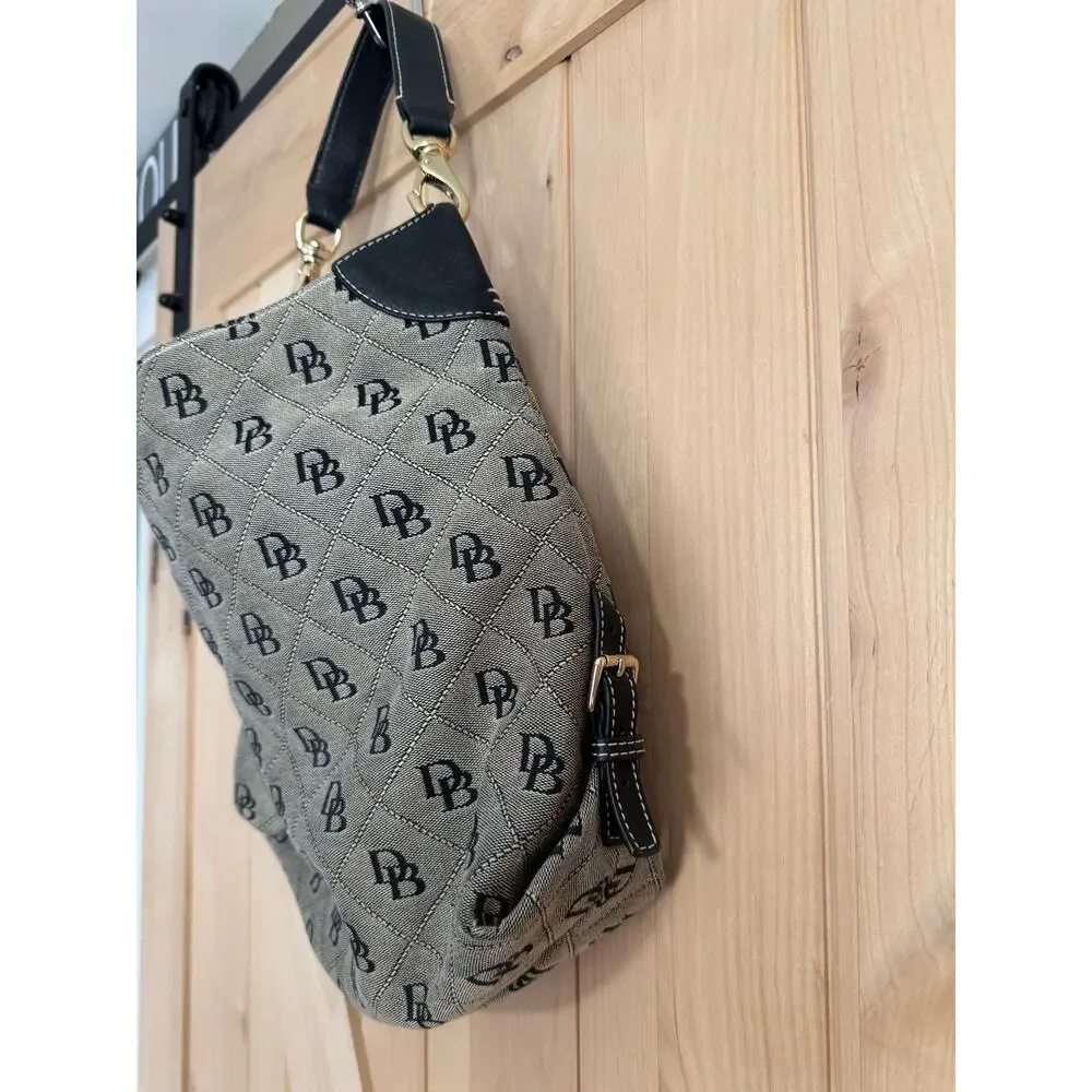 Dooney & Bourke | Signature Large Shoulder Tote Bag in Black - Picture 6 of 13